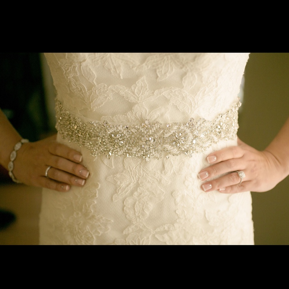 Essence of Australia Wedding Dress Style D1695 - Picture 3 of 3